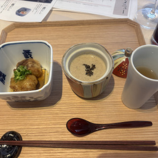 キノコの茶碗蒸しが美味しいです。