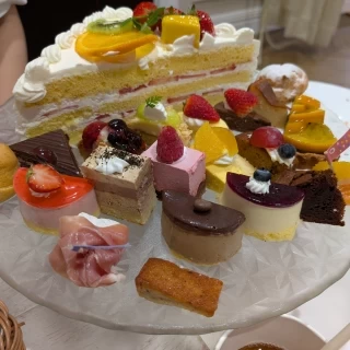 披露宴後に、新郎新婦用にケーキブッフェを用意して下さいました
