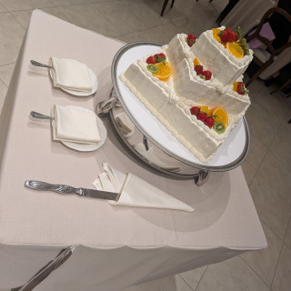 ウェディングケーキです、3段まで同料金でやっていただけました