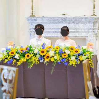 高砂で2人が座っている写真です。