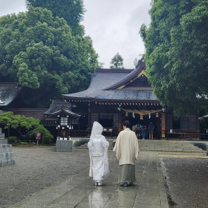 松屋本館さまの近くにある、出水神社にて神前式|749601さんの旅亭 松屋本館Suizenji（旅亭 松屋本館すいぜんじ）の写真(2446109)