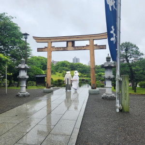 松屋本館さまの近くにある、出水神社にて神前式|749601さんの旅亭 松屋本館Suizenji（旅亭 松屋本館すいぜんじ）の写真(2446115)