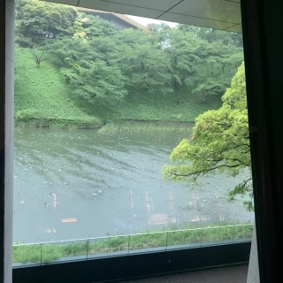 隣のお堀