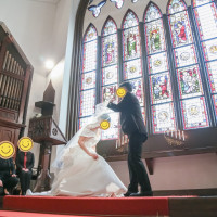 下から見上げるステンドグラス✨