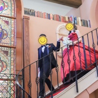 お色直し入場
洋書とステンドグラスがおしゃれ