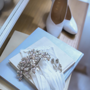 式場レンタル品　ヘアアクセ、ヒール
グローブのみ式場で購入|749680さんのST.MARGARET WEDDING（セント・マーガレット ウエディング）の写真(2452679)