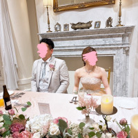 披露宴会場のメインテーブルです。