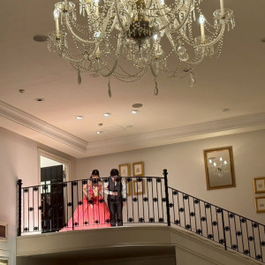 入場演出に最適な階段|749734さんのアーヴェリール迎賓館（名古屋）/テイクアンドギヴ・ニーズウェディングの写真(2563317)