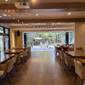 1階披露宴会場(装飾なし)|749783さんのティアラ ザ ガーデンハウス(Tiara THE GARDEN HOUSE)の写真(2447366)
