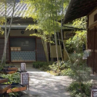 東門側の入り口