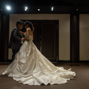 披露宴終了後、何カットか写真を撮ります|749824さんの大國魂神社 結婚式場の写真(2449338)