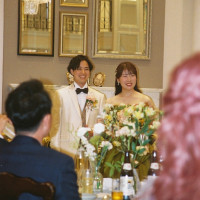 披露宴会場と新郎新婦席です。
