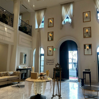 受付後ゲストに過ごしていただくロビーです