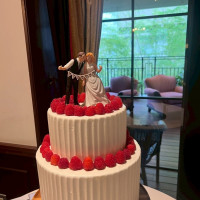 ケーキの上にトッパーをつけて可愛くアレンジしました、