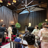 親族みんなで杯を交わすところ
