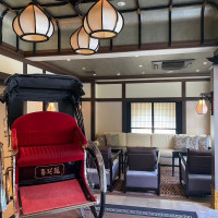 廊下にある人力車です