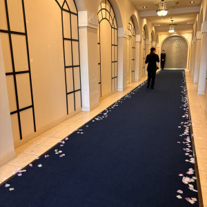 廊下に花びらを散らしました(持ち込み)|750118さんの18（アンウィット）Produced by Casa d' Angelaの写真(2449991)
