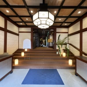 入り口入ってすぐ|750143さんの大阪城西の丸庭園 大阪迎賓館の写真(2450097)
