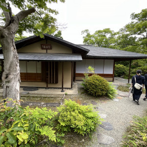 ゲストの控え室に向かう道|750143さんの大阪城西の丸庭園 大阪迎賓館の写真(2450103)