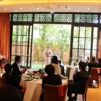 お色直し後ガーデンから入場