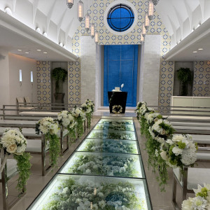 チャペル通路装花|750340さんのTHE MARCUS SQUARE KOBE(ザ マーカス スクエア 神戸)の写真(2534673)