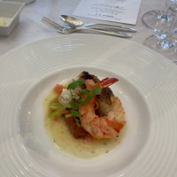 コースの一部の料理です