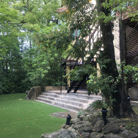 1階披露宴会場から出たガーデンの様子です。
自然で溢れてま