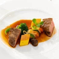 メインのお肉料理です