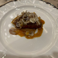 国産牛フィレ肉のポワレ　モリーユ茸とマッシュルーム