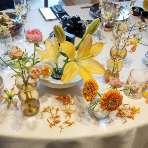 新郎新婦テーブルの装花|750795さんのザ マークグランドホテル（THE MARK GRAND HOTEL）の写真(2536407)