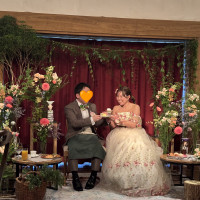 サプライズケーキを渡しているときの1枚