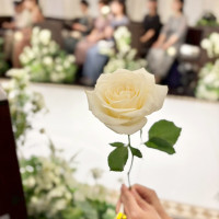 ダーズンローズセレモニーのバラ、チャペル装花