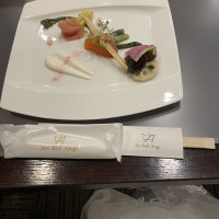 新郎新婦は式が終わってからゆっくり食べられます。