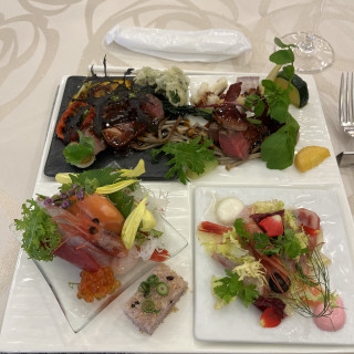 試食した料理 牛肉と海の幸