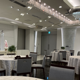 披露宴会場の天井照明