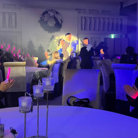 照明ありで階段からの登場演出