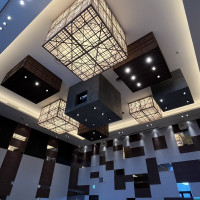 披露宴会場の天井が広くて開放的でした。