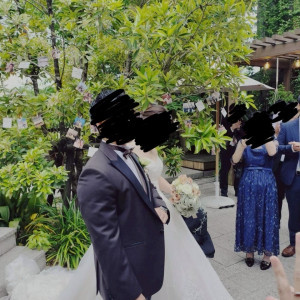 挙式後はガーデンパーティをしました|750952さんのザ オーク ガーデン／別邸 木屋の写真(2458642)