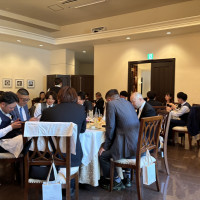90人前後でもそれほど狭く感じない