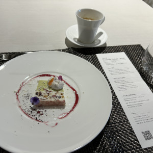 デザートですが、お花も可愛く美味しかった|750979さんのCentral Terrace TOKYO（セントラル テラス トーキョー）の写真(2454398)