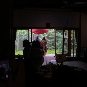 披露宴会場
新郎新婦入場口|751089さんの萬屋本店 - KAMAKURA HASE est1806 -の写真(2454773)