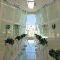 入場と同時に天井窓を開けてくれて空が見えてきれいでした。