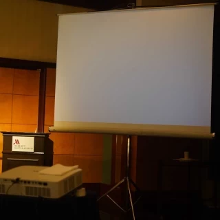 披露宴会場内のスクリーン