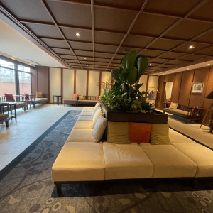 ゲストの待合室。奥に個室もあります。|751194さんのTHE GRAND ORIENTAL MINATOMIRAI(グランドオリエンタル みなとみらい)の写真(2458061)