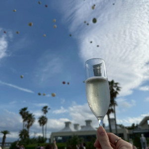 披露宴開始時に全員でバルーンリリースと乾杯|751227さんのTHE LUIGANS Spa & Resort(ザ・ルイガンズ．スパ＆リゾート)の写真(2455765)