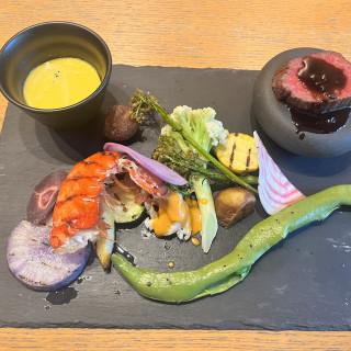三浦半島のお野菜です。お肉の焼き加減レアです。