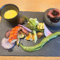三浦半島のお野菜です。お肉の焼き加減レアです。
