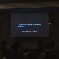 披露宴会場のプロジェクタースクリーン映像