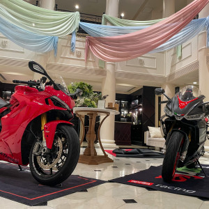 バイクが置けます。
(搬入用にラダーが必要)|751307さんのアルモニーアンブラッセイットハウス/テイクアンドギヴ・ニーズウェディングの写真(2456011)