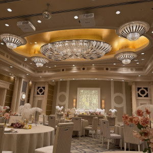 天井がオシャレ|751603さんのデュクラス大阪/FIVESTAR WEDDINGの写真(2457546)